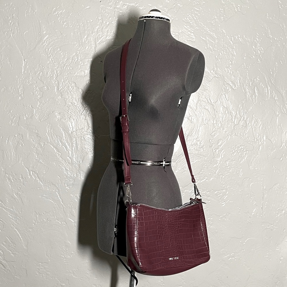 🔥3 for $15 Sale- Nine West purple faux crocodile bag.